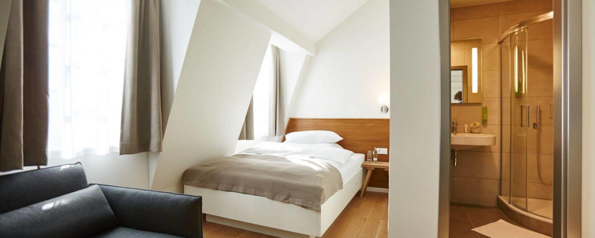 Paulinenhof Hotel Belzig ภายนอก รูปภาพ